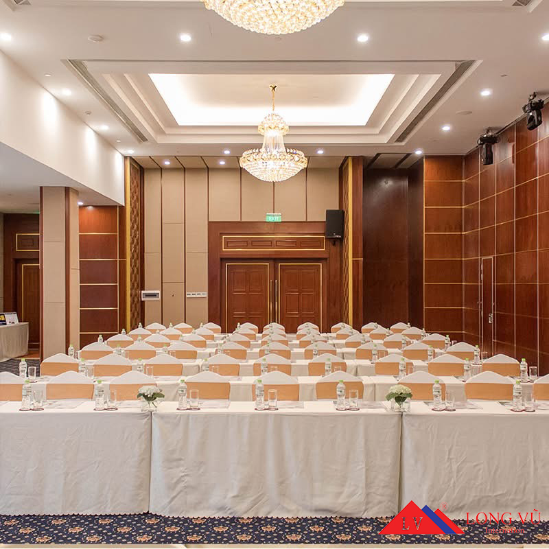 Bàn ghế tiệc cưới nhà hàng đẹp sang trọng