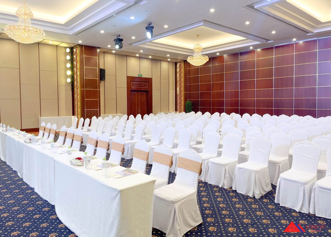 Bàn ghế tiệc cưới nhà hàng đẹp sang trọng