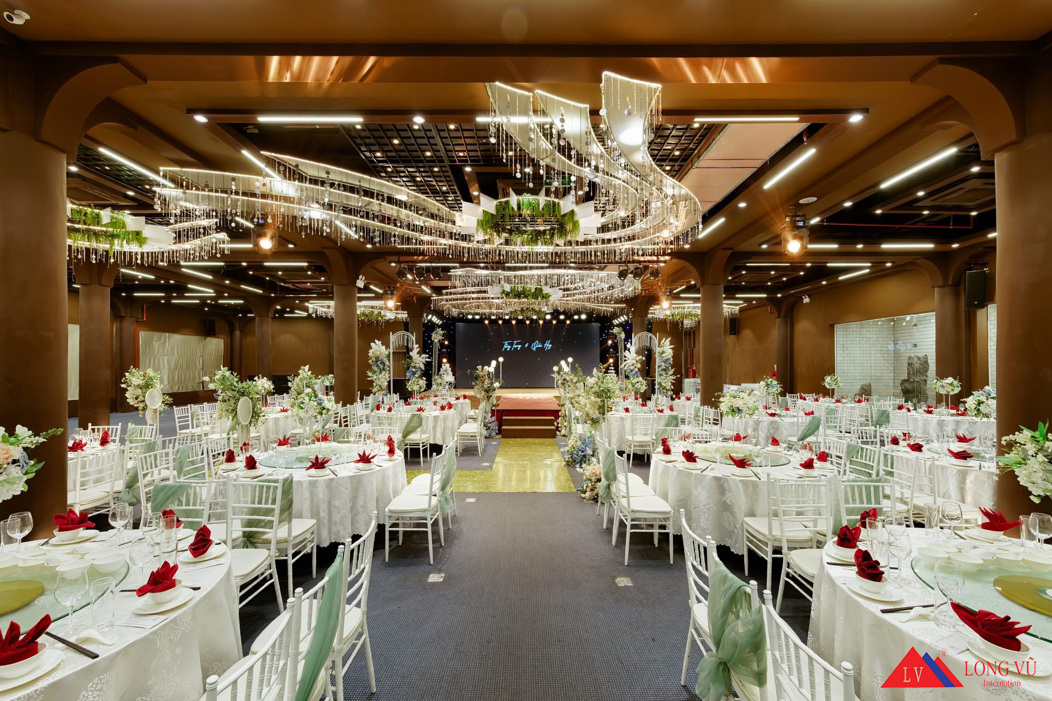 Bàn ghế tiệc ngoài trời resort bãi biển