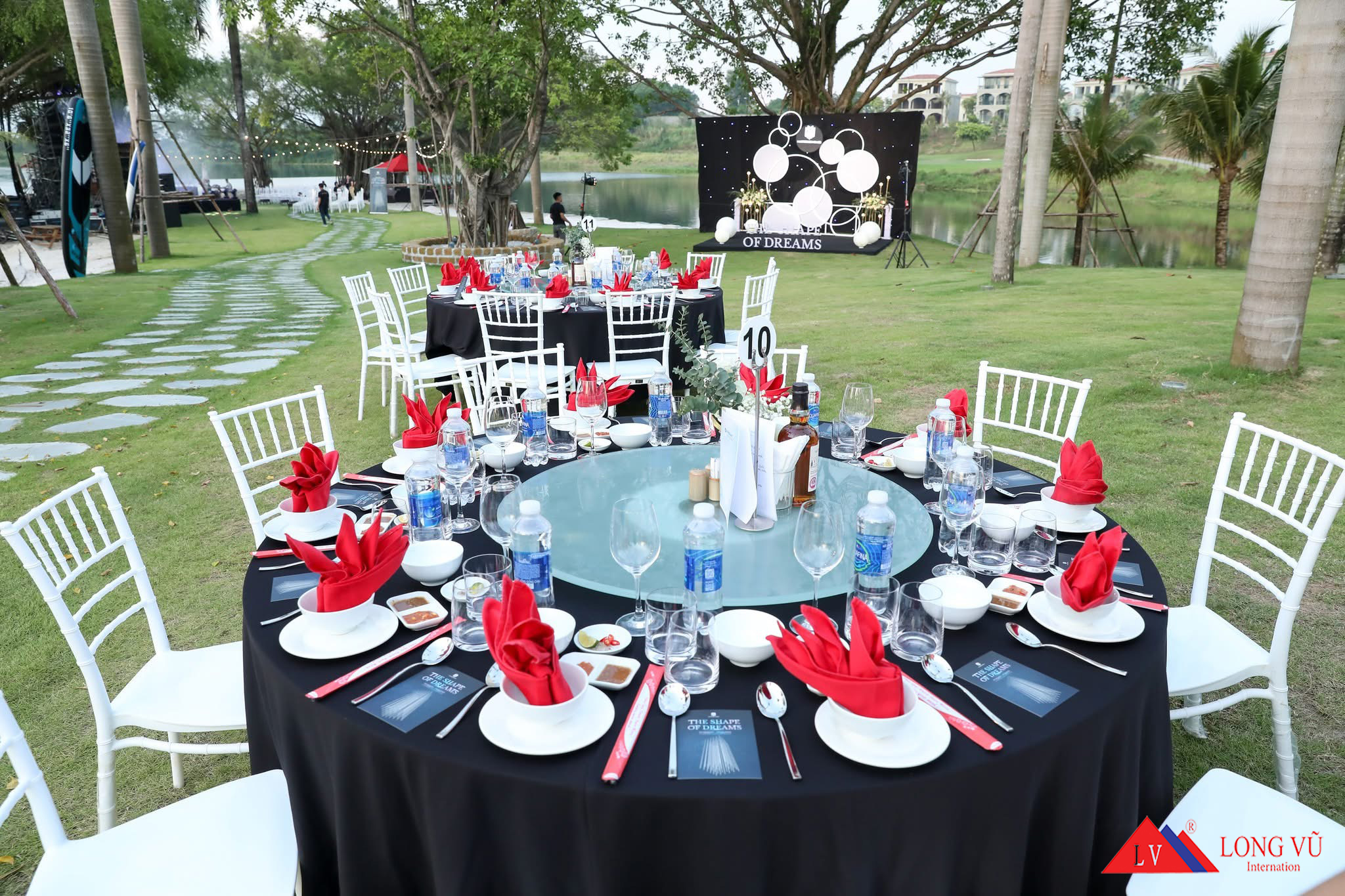 Bàn ghế phòng tiệc nhà hàng hiện đại