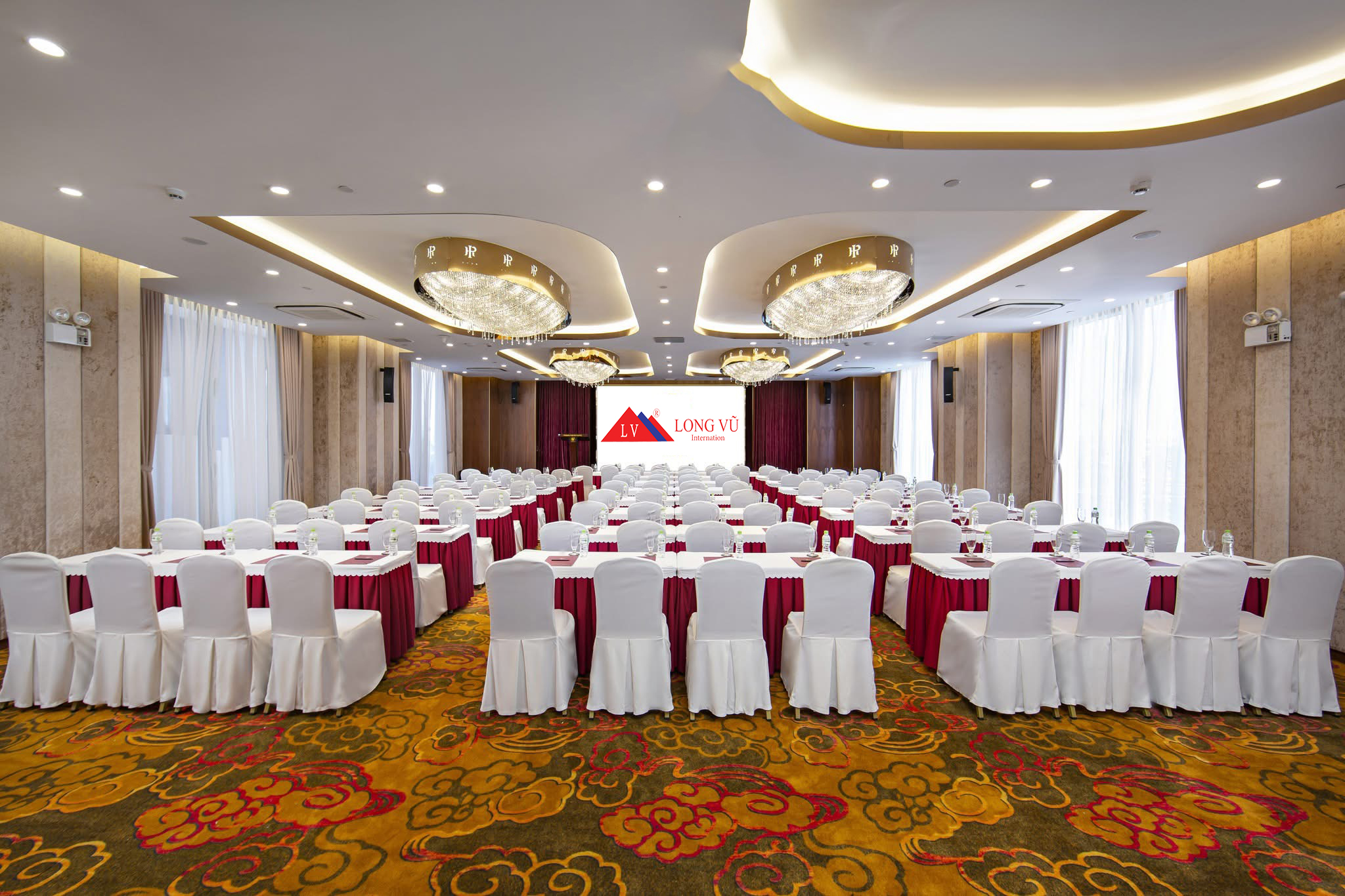 Bàn ghế phòng tiệc nhà hàng hiện đại