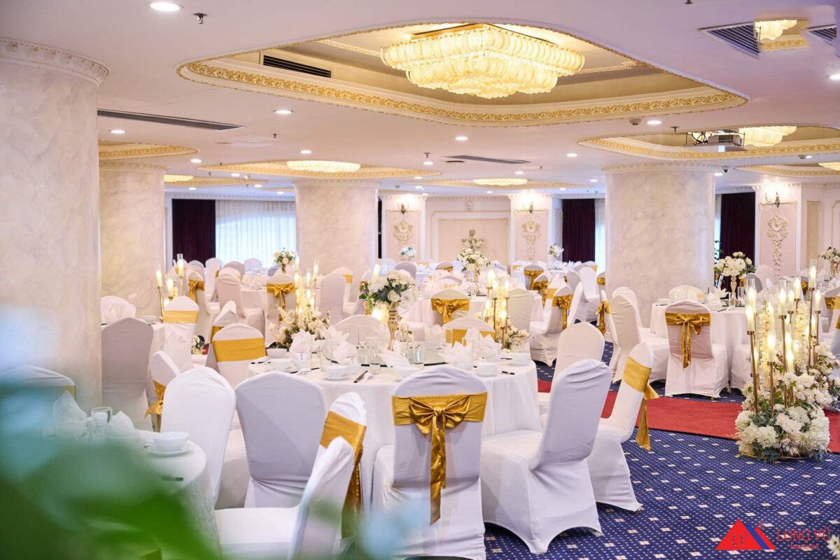 Bàn ghế tiệc chân sắt gấp gọn cho nhà hàng, khách sạn