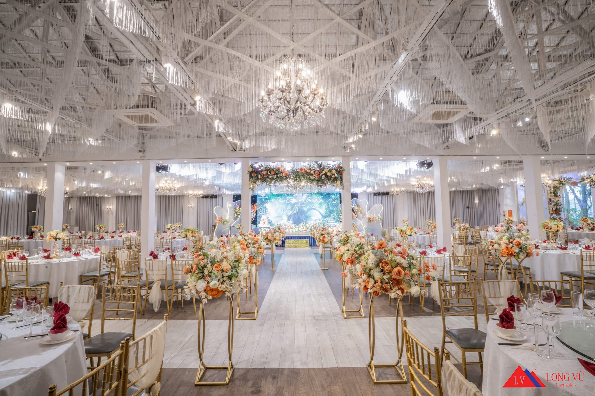 Bàn tròn mâm xoay nhà hàng cao cấp