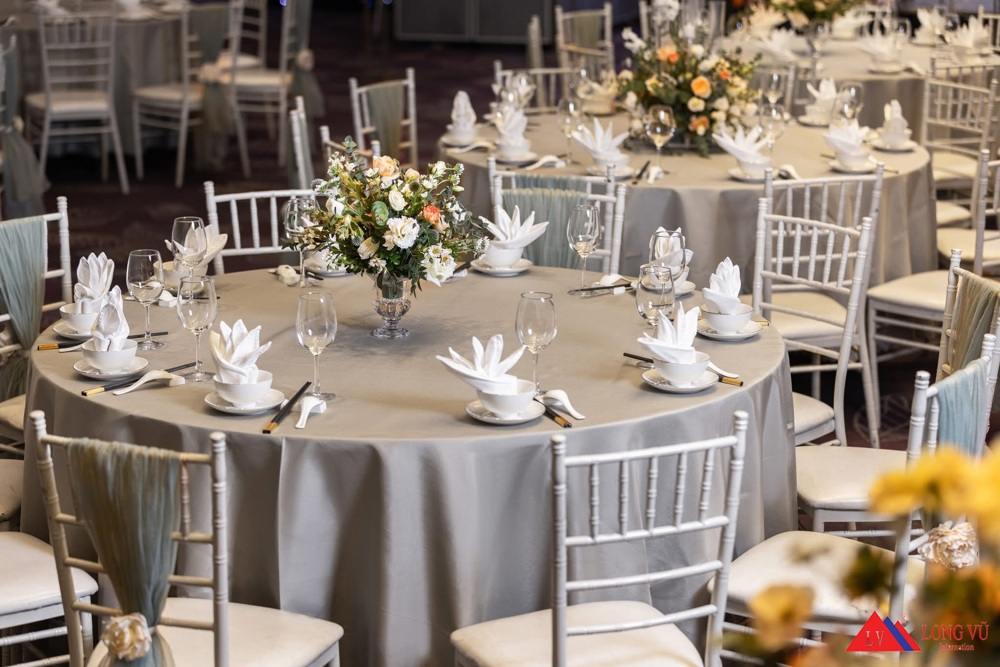 Bàn tròn mâm xoay nhà hàng cao cấp