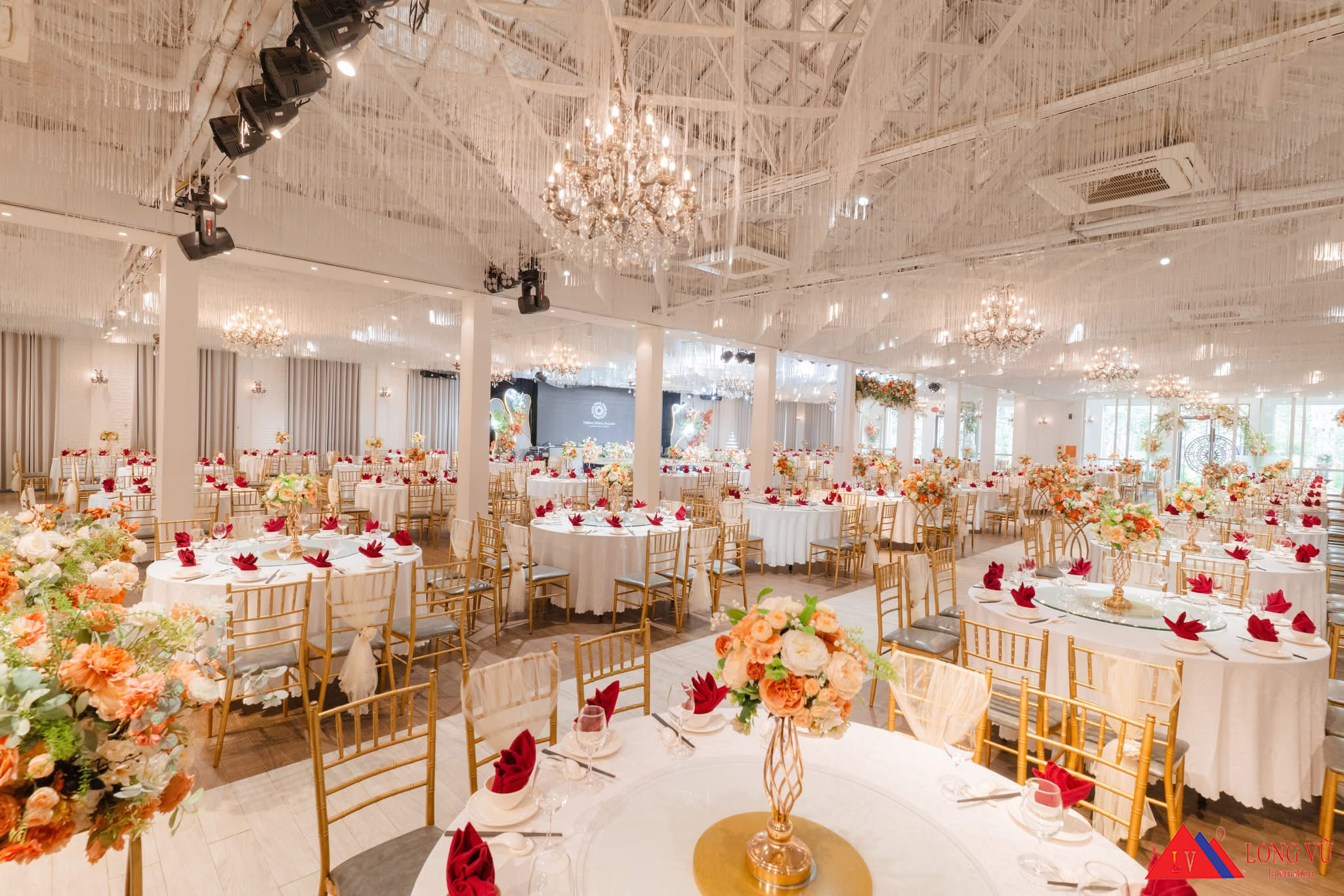 Bàn tròn mâm xoay nhà hàng cao cấp