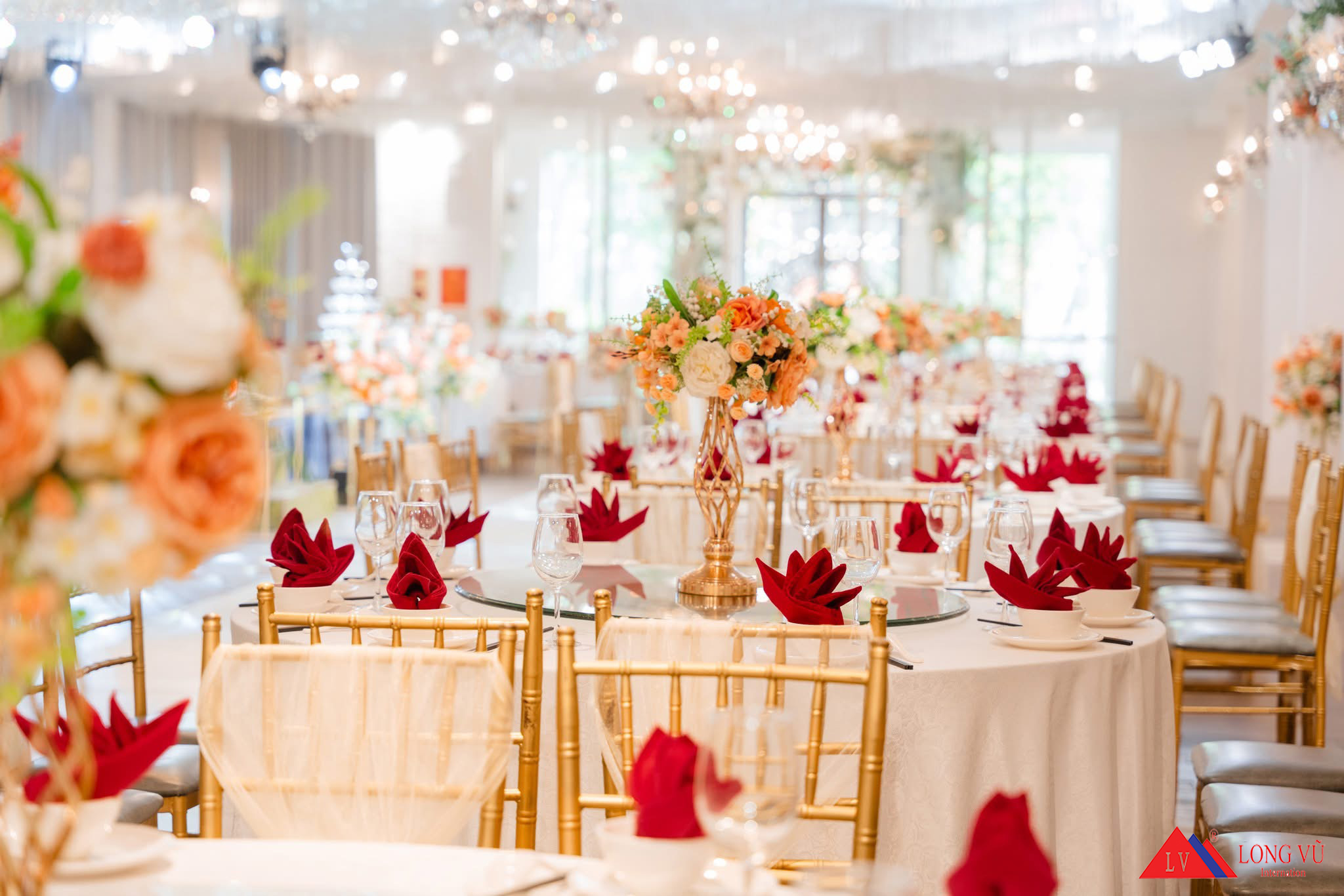 Bàn tròn mâm xoay nhà hàng cao cấp