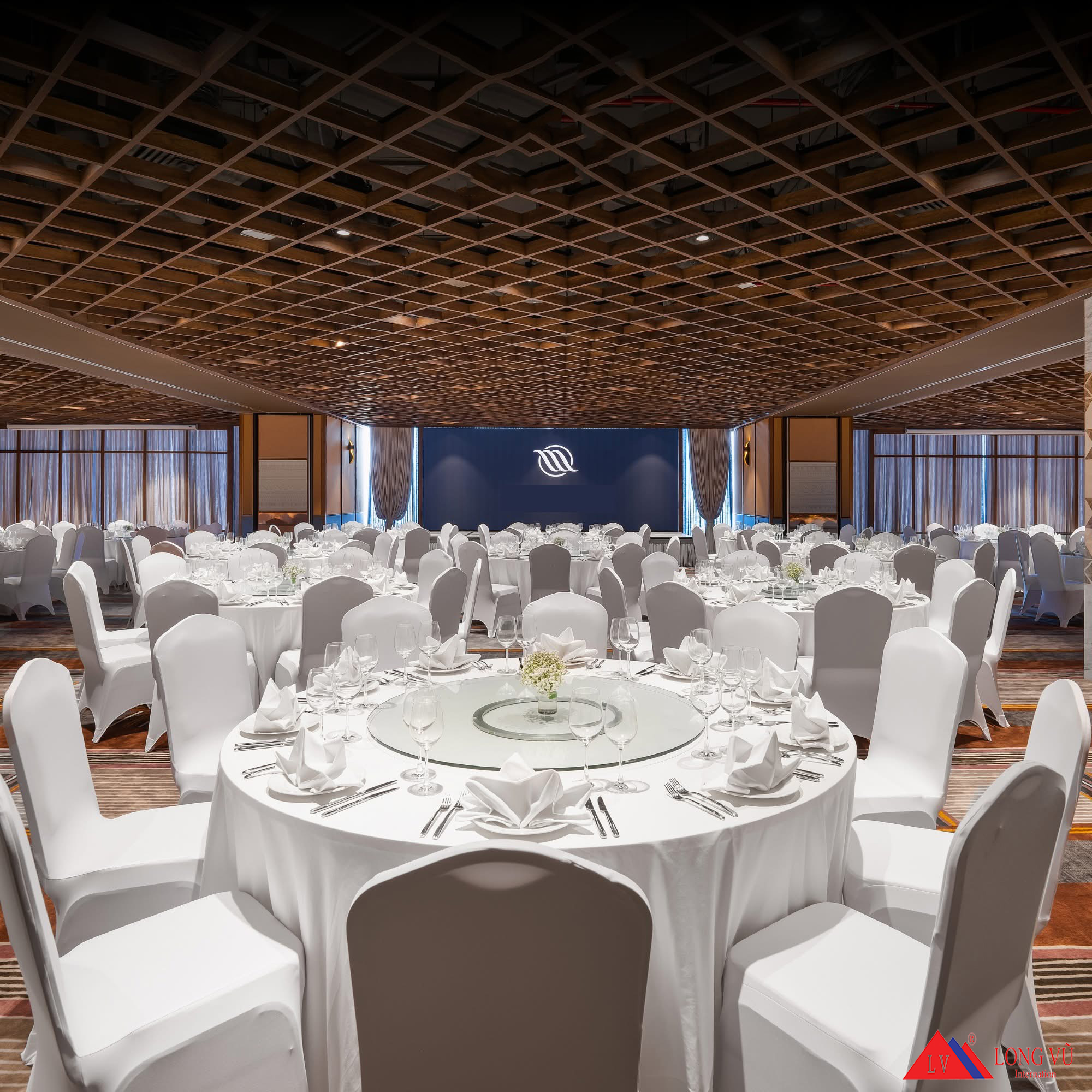 Bàn tròn PVC gấp gọn tiệc nhà hàng