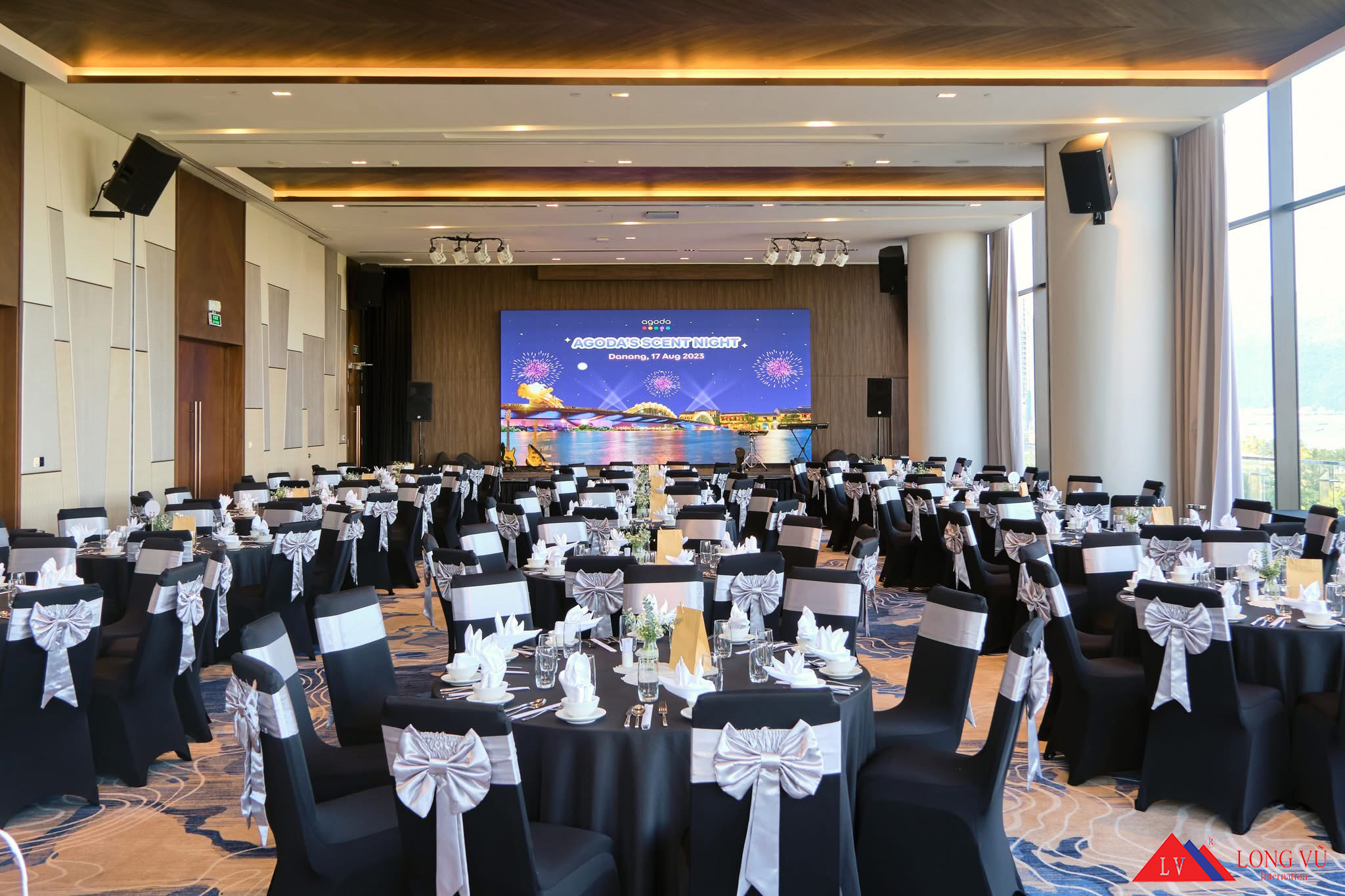 Bộ bàn ghế tiệc cưới sang trọng