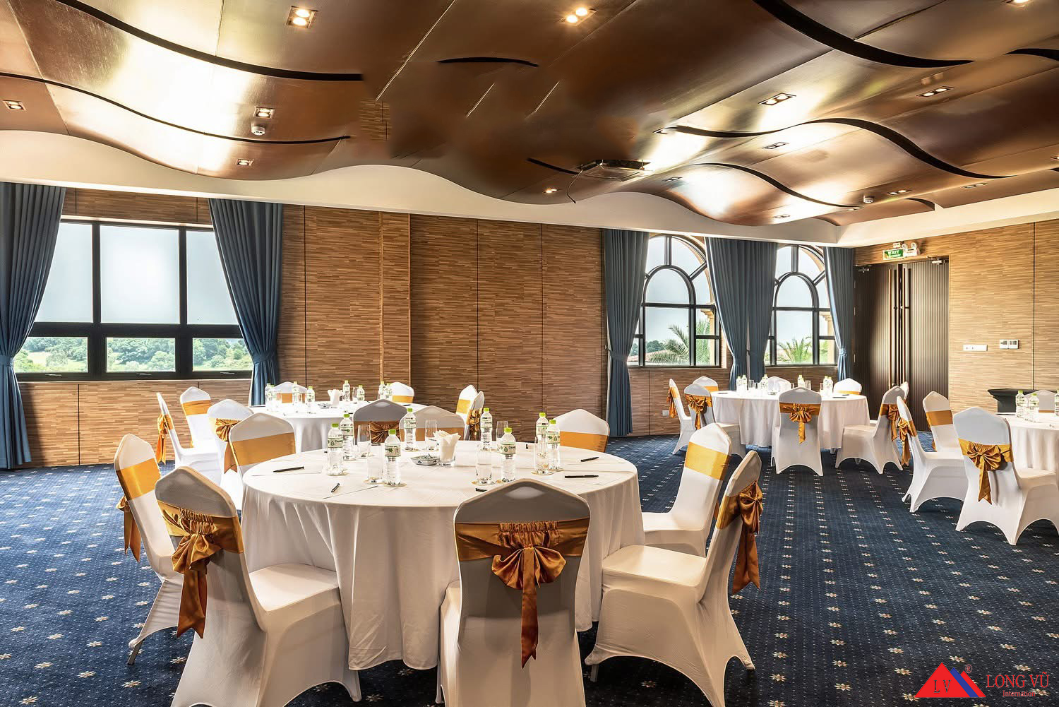 Bộ bàn ghế tiệc cưới sang trọng