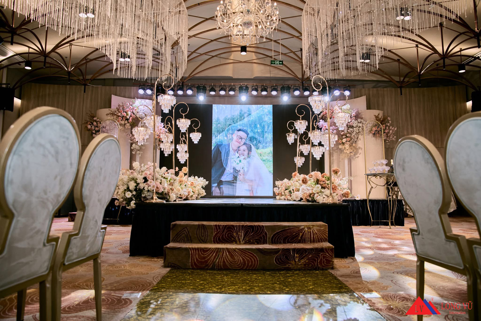 Bộ bàn ghế tiệc nhà hàng hiện đại sang trọng