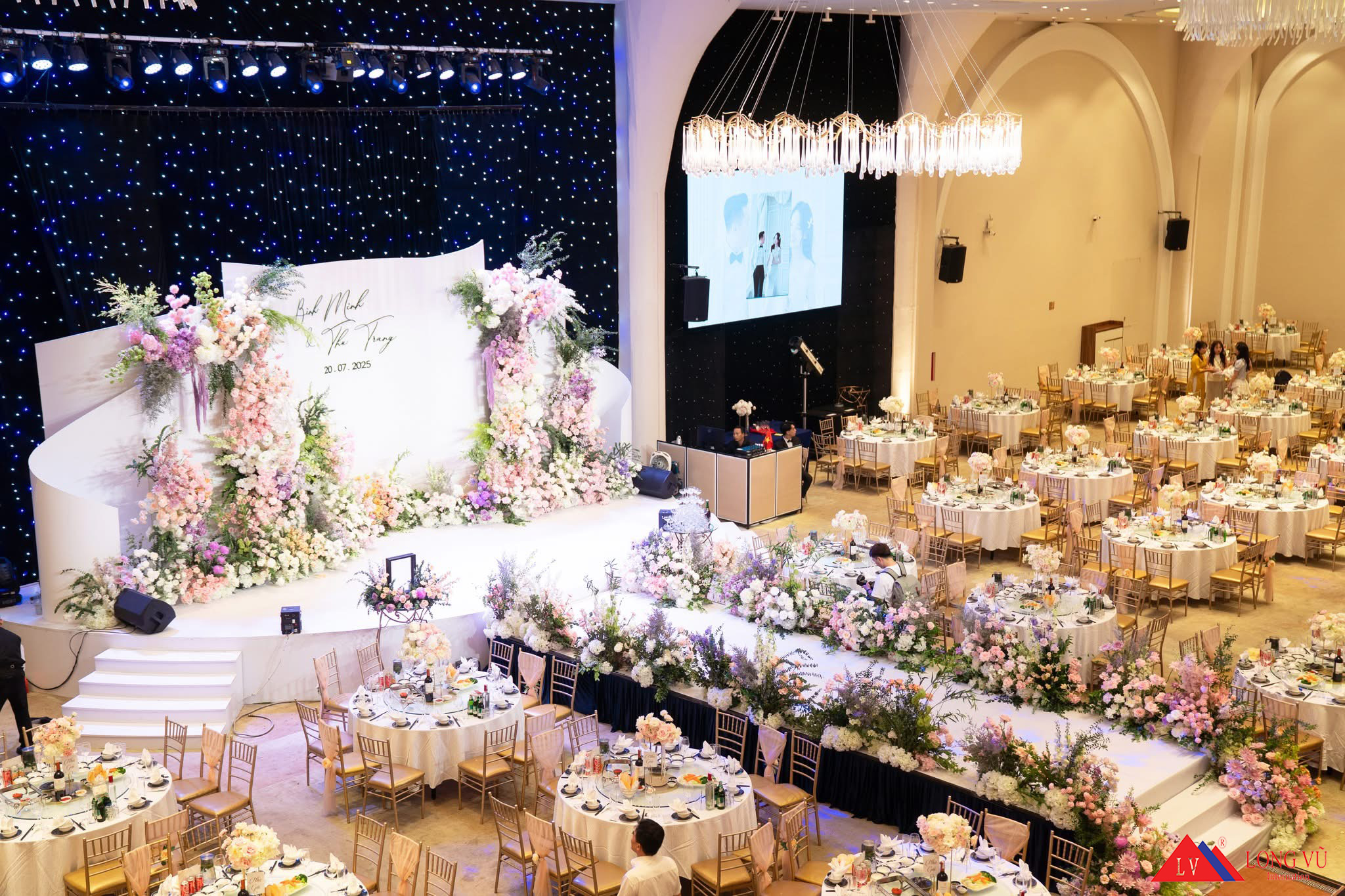 Bộ bàn ghế tiệc nhà hàng hiện đại sang trọng