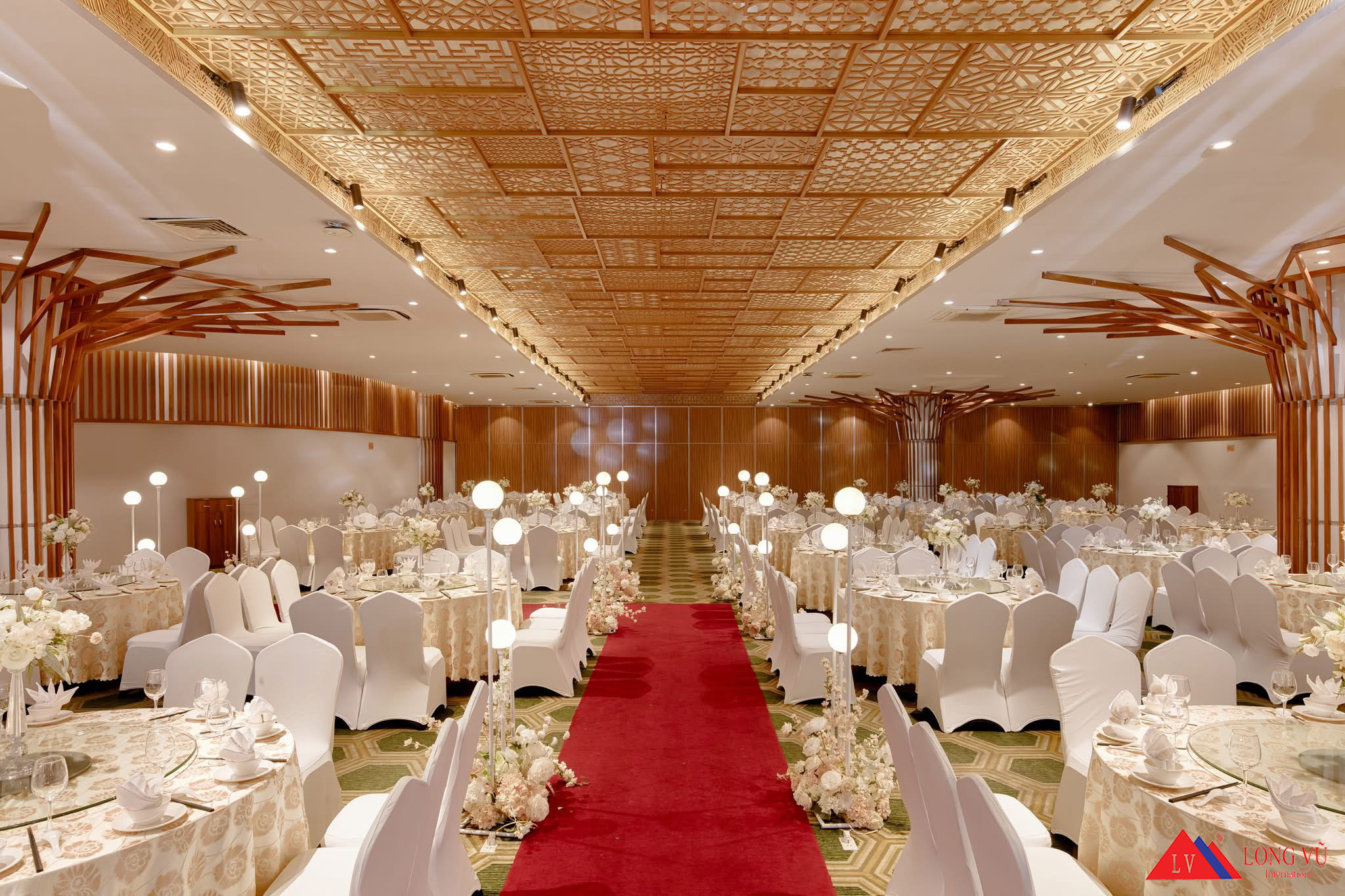 Ghế banquet khung thép sơn tĩnh điện cho tiệc nhà hàng