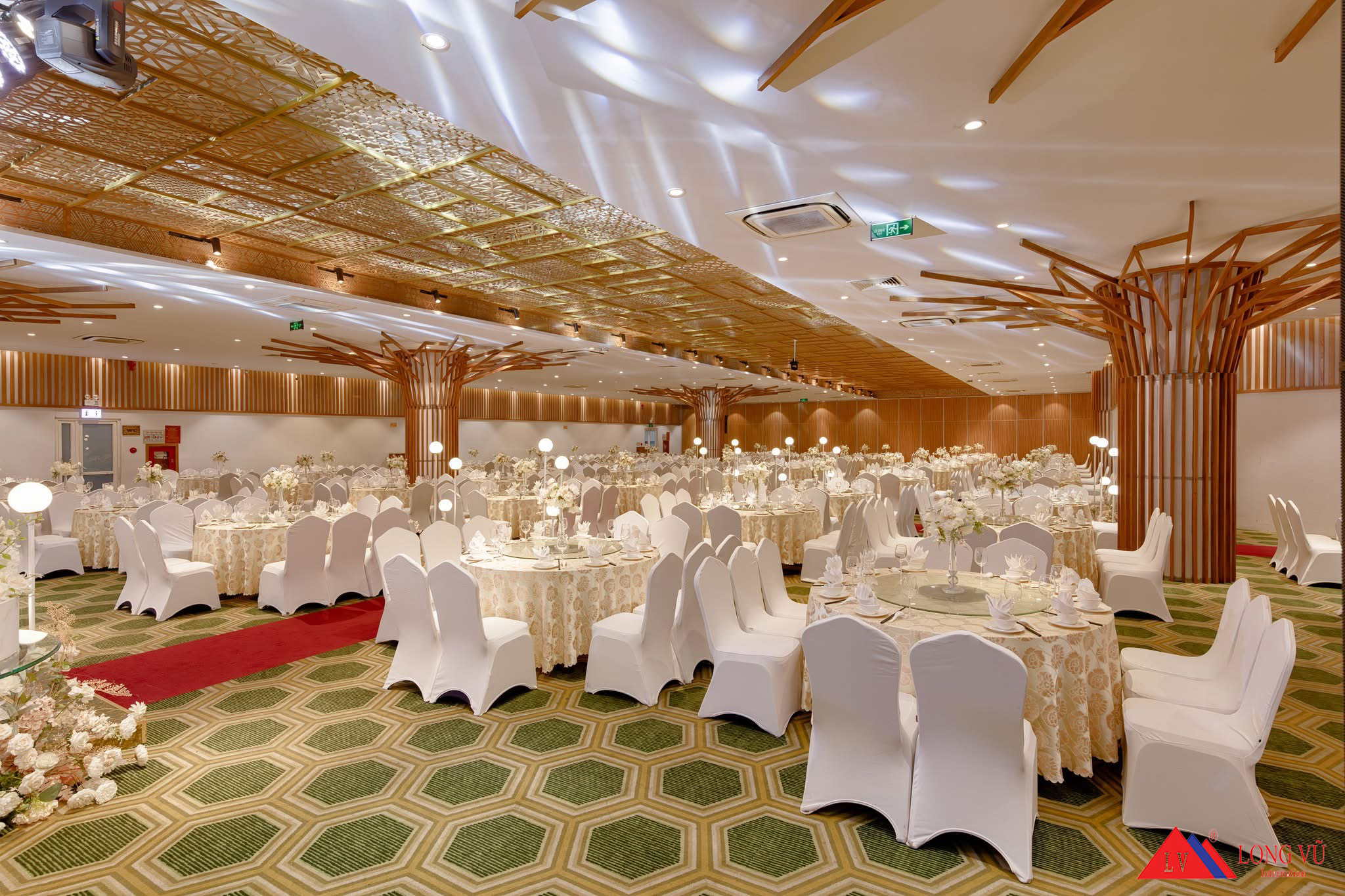 Ghế banquet khung thép sơn tĩnh điện cho tiệc nhà hàng