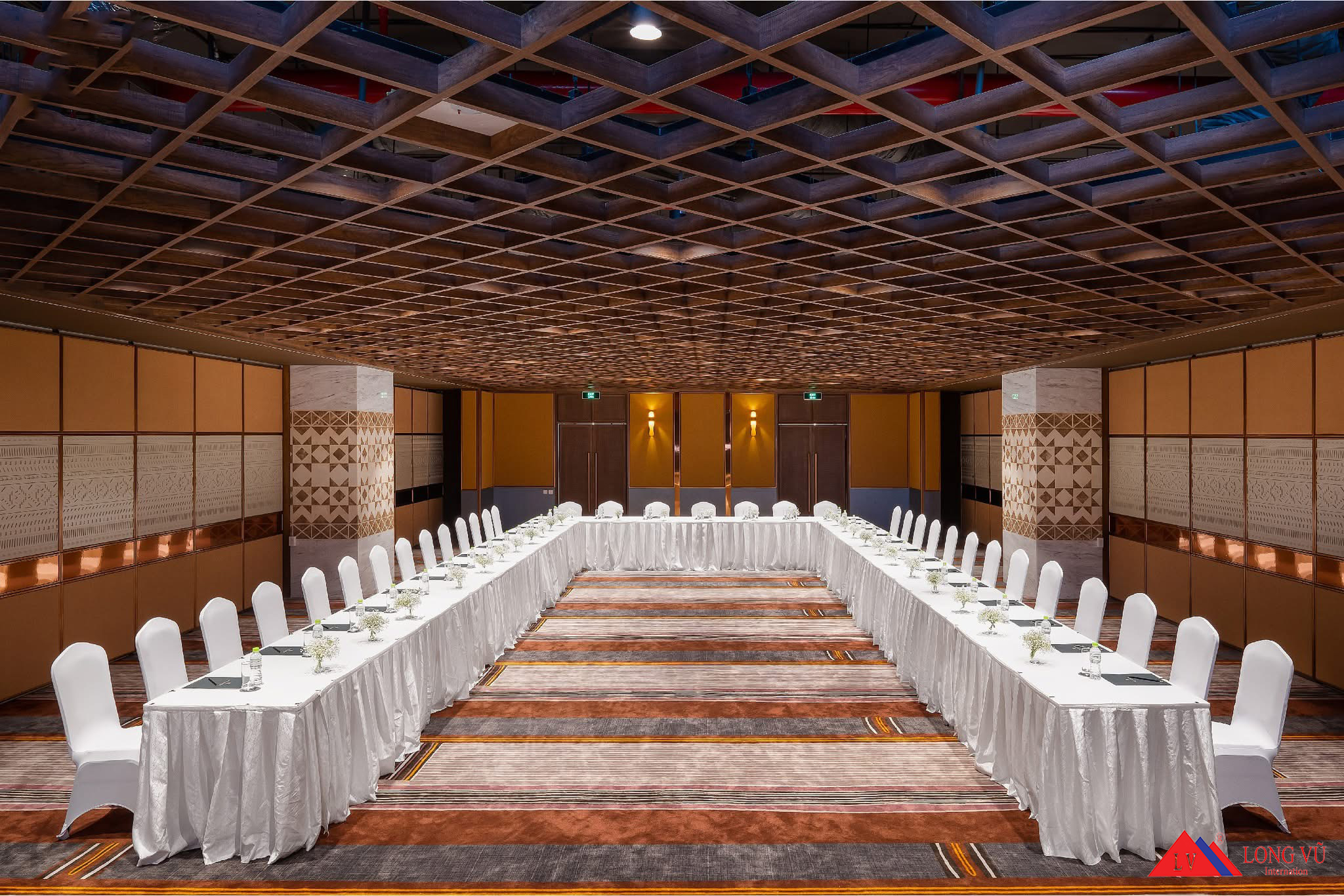 Ghế banquet khung thép sơn tĩnh điện cho tiệc nhà hàng