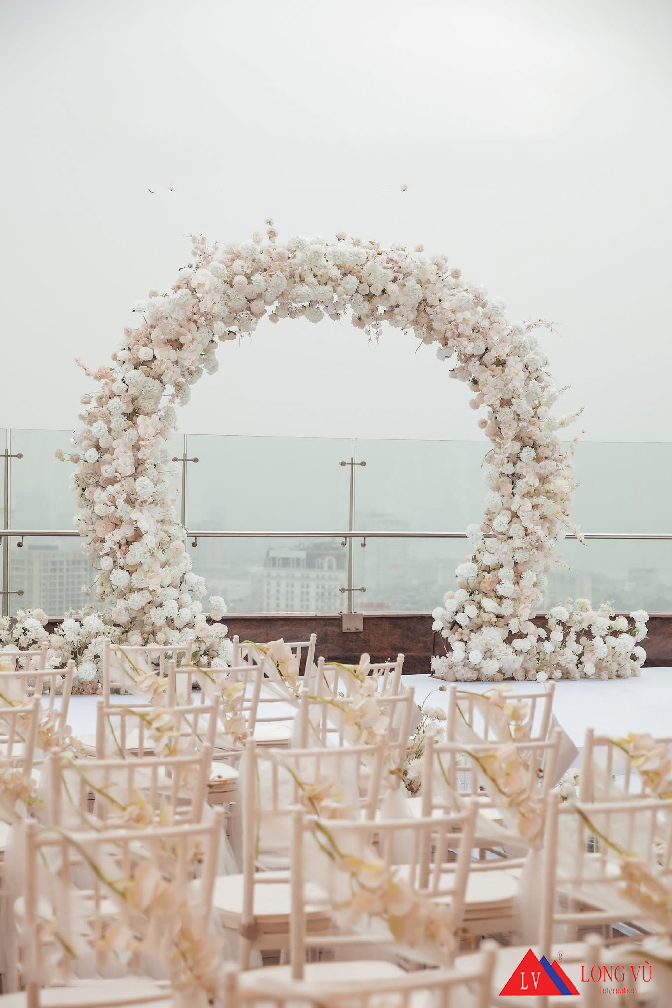 Ghế banquet khung thép sơn tĩnh điện cho tiệc nhà hàng