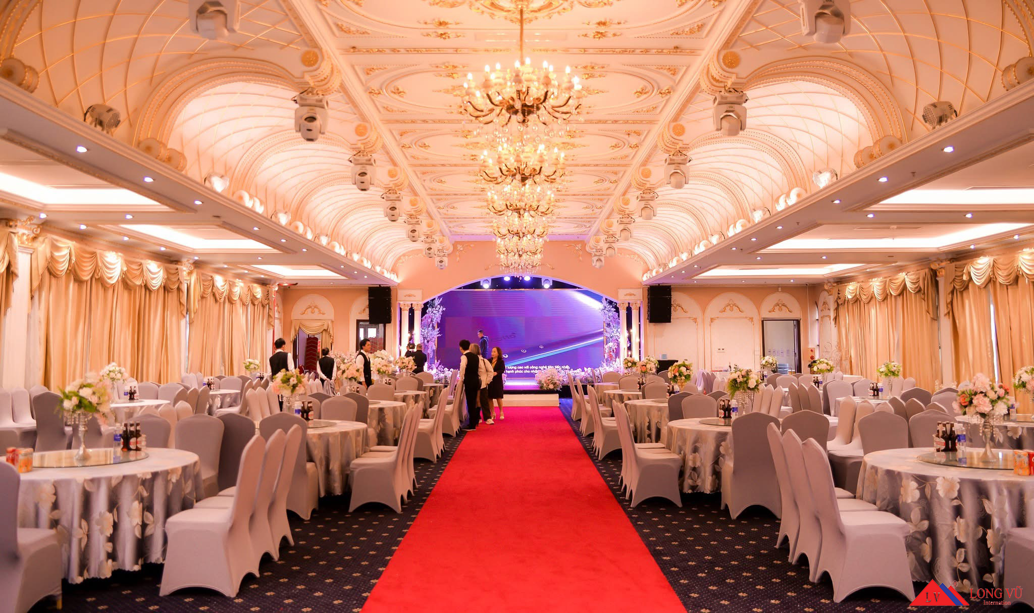 Ghế banquet khung thép sơn tĩnh điện cho tiệc nhà hàng