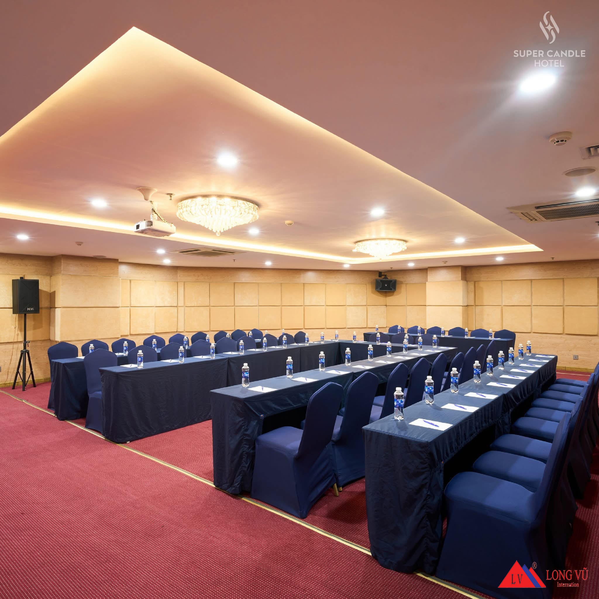 Ghế banquet lưng tròn nhập khẩu cho hotel