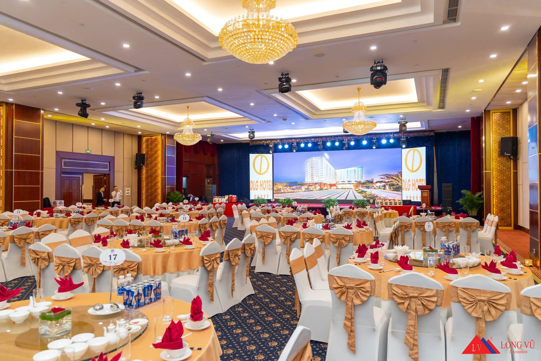 Ghế banquet nhập khẩu cho khách sạn 4,5 sao