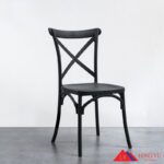 Ghế Crossback nhựa đúc màu đen