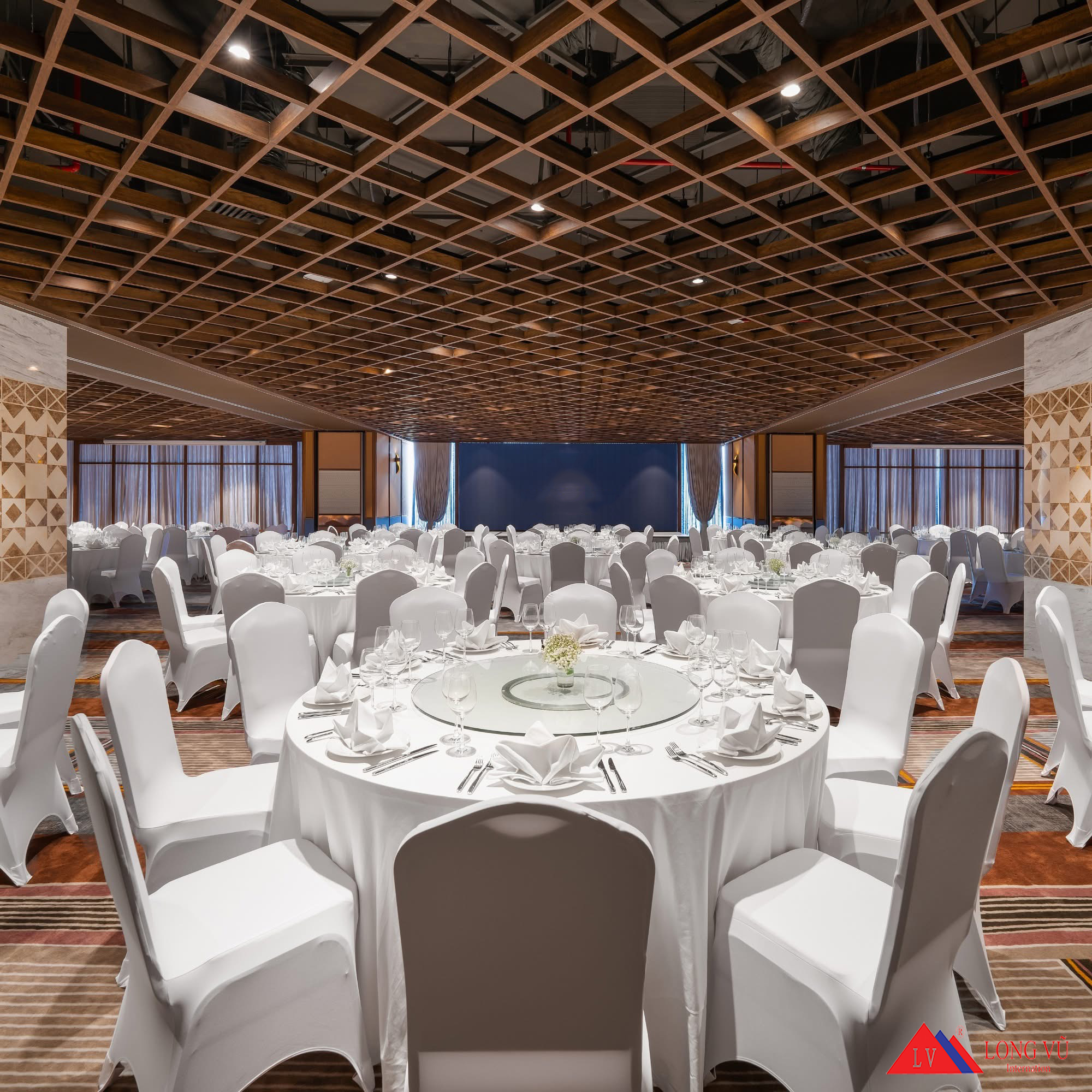 Ghế tiệc cưới nhà hàng, khách sạn
