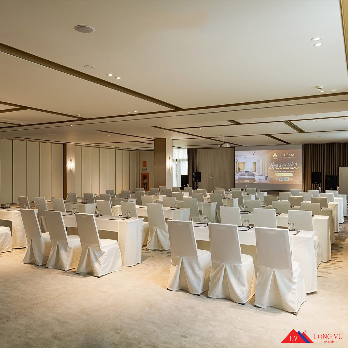 Ghế tiệc cưới nhà hàng, khách sạn