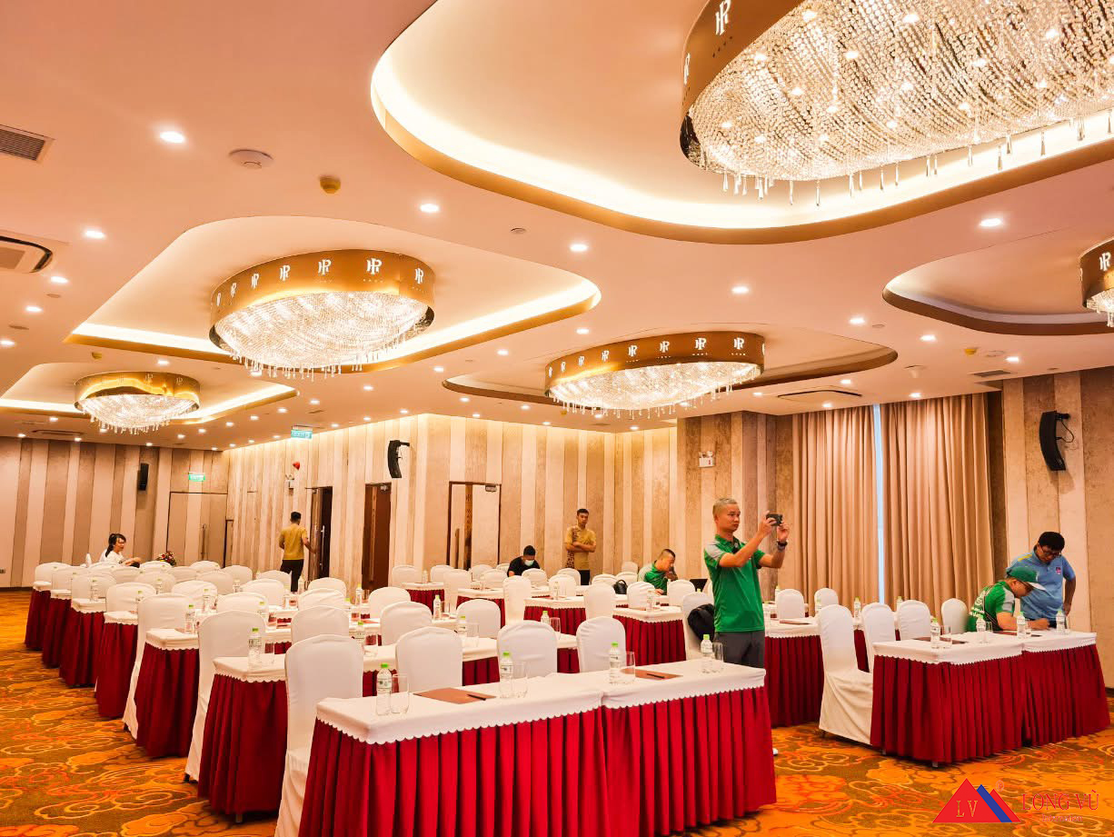 Ghế Banquet trang trí cho tiệc cưới cao cấp