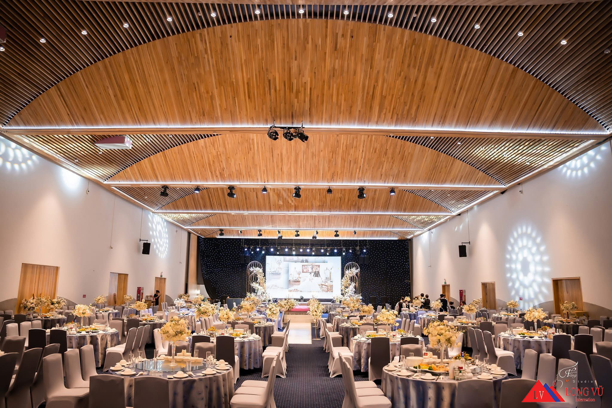 Bàn ghế tiệc sự kiện Hotel Furni