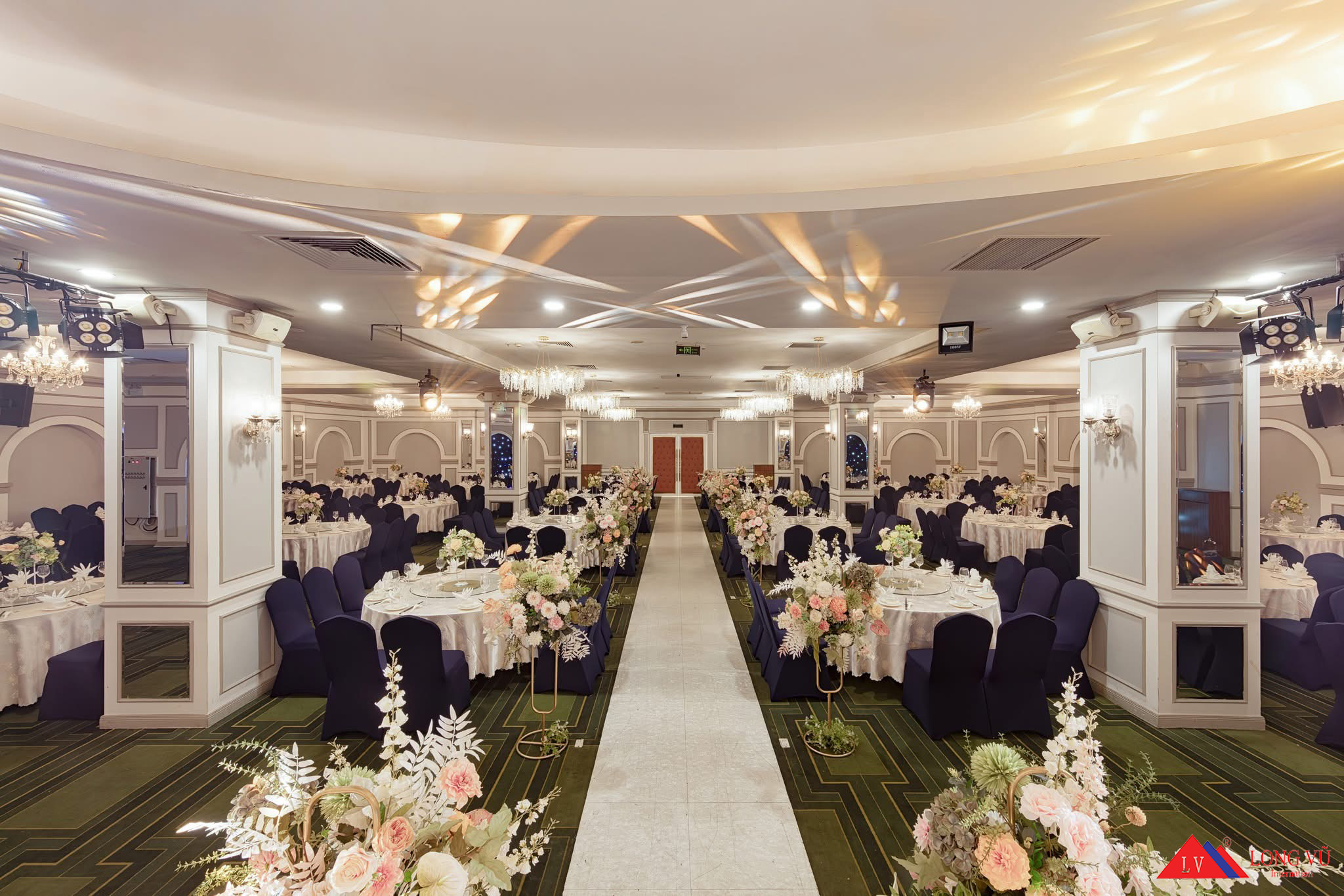 Bàn ghế tiệc sự kiện Hotel Furni